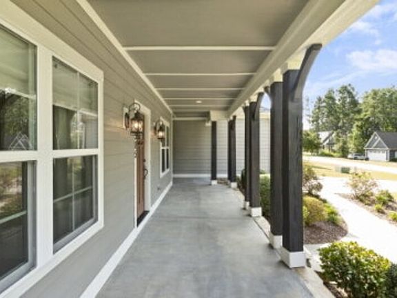 3rd image of 585 Herons Brook Dr
