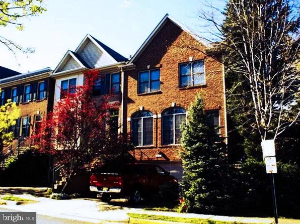 9400 Regency Crest Dr, Vienna, VA 22181