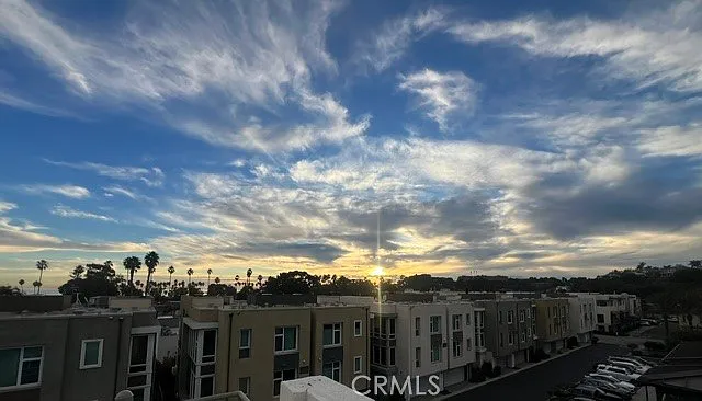 3 bed, 1836 sqft, $4,950 — Photo 1