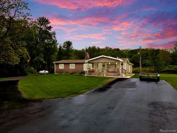 4200 Chapman Rd, Stockbridge, MI 49285