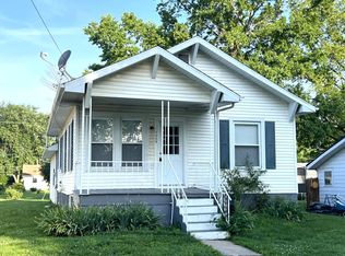 1006 Crittenden St, Carlinville, IL 62626