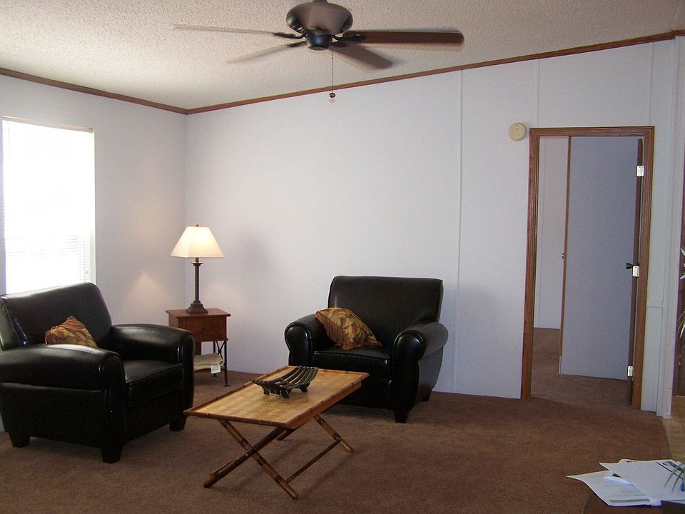 Family Room w/ vaulted ceiling