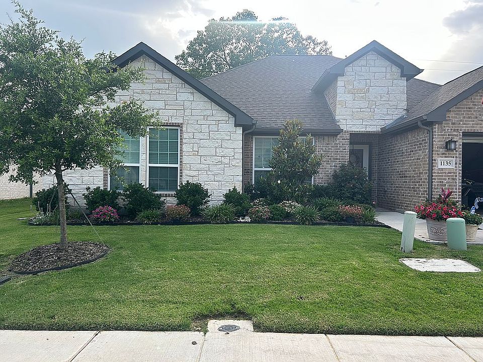1st image of 1135 Vintage Ave