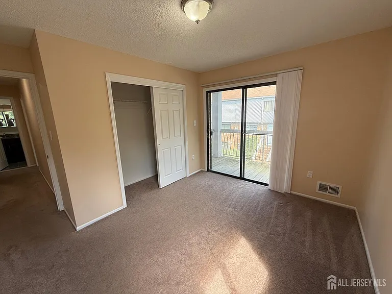 1502 Edison Glen Ter — Photo 22
