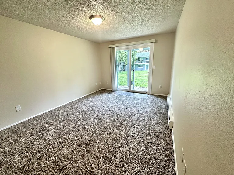 Riverside Manor — Photo 128