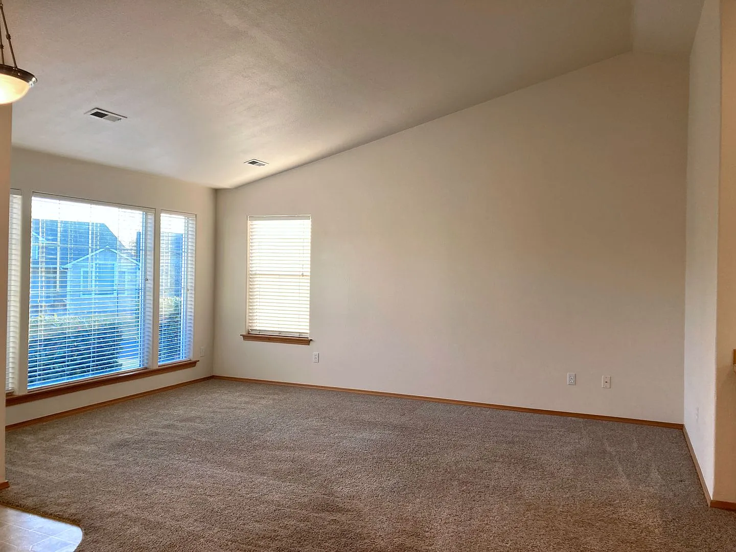 142 Berkshire Lane - Sun Willows Golf Course Community! — Photo 3