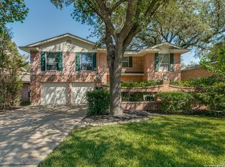 2819 Woodcrest Dr, San Antonio, TX 78209