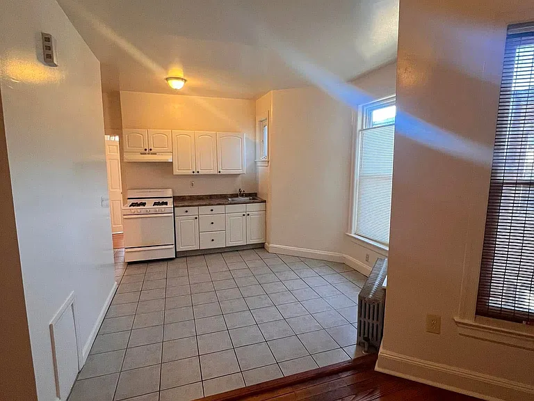 492 W State St #2 — Photo 3