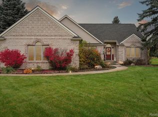 8476 Mist Field Ct, Howell, MI 48843