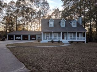 1302 Elm Cir, Alabaster, AL 35007