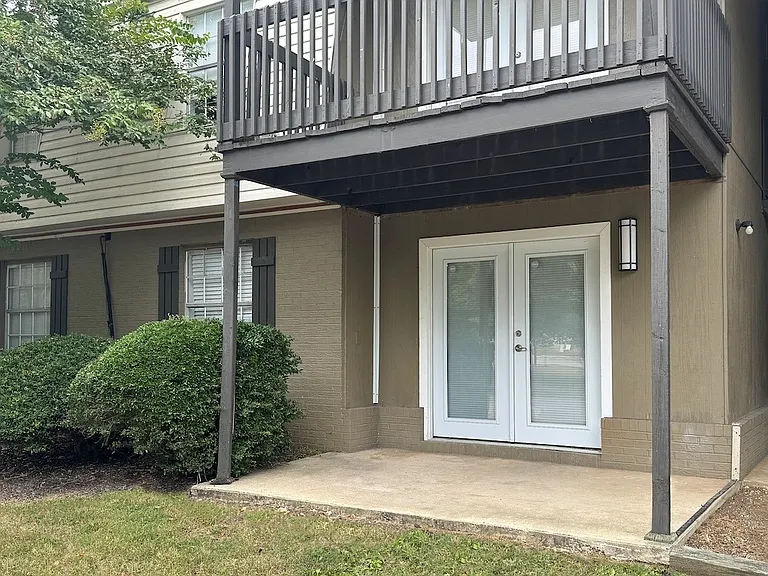 Spring Lake Cove Apartments — Photo 8