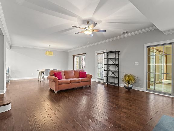 4th image of 3266 Beaumont Centre Cir