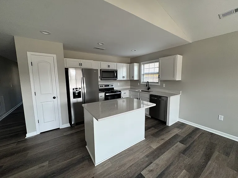 4118 Stagecoach Dr — Photo 2