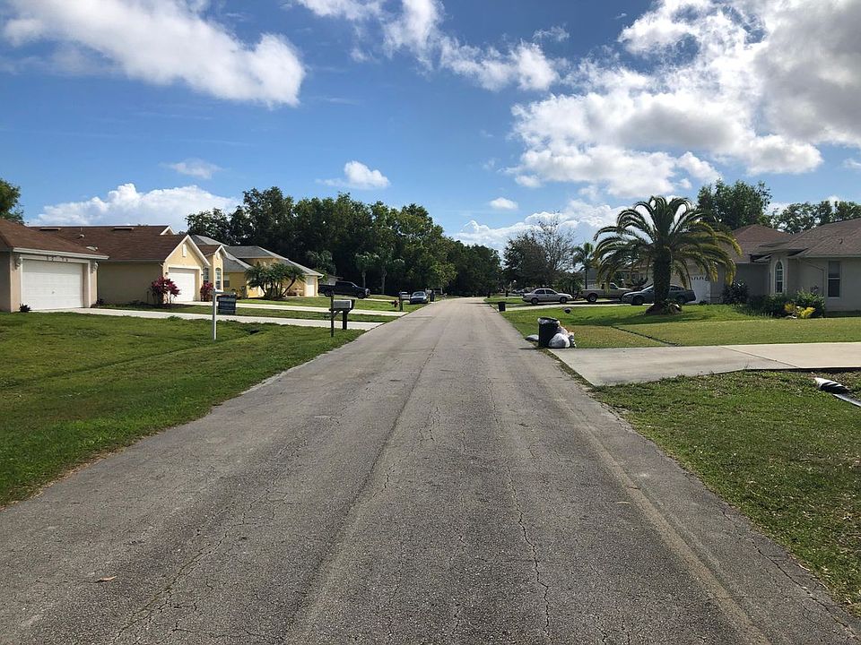 2nd image of 5217 NW Edgarton Ter
