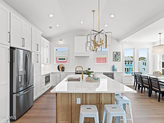 4th image of 6603 E Oak Island Drive