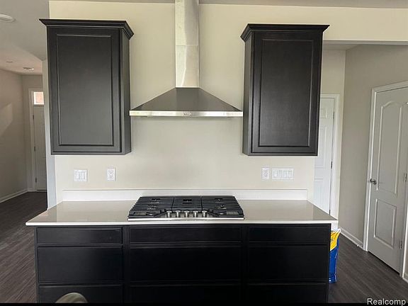 3rd image of 732 Addison Cir