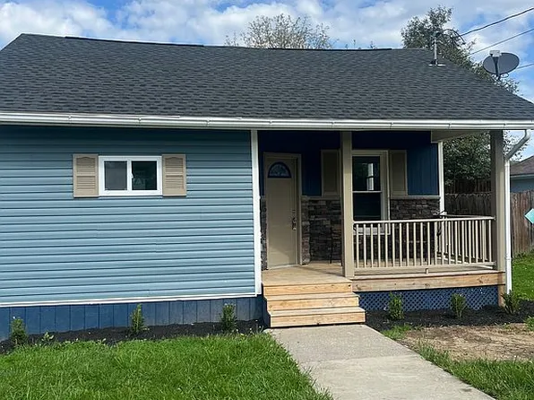 707 Maple Ave, Barrackville, WV 26559