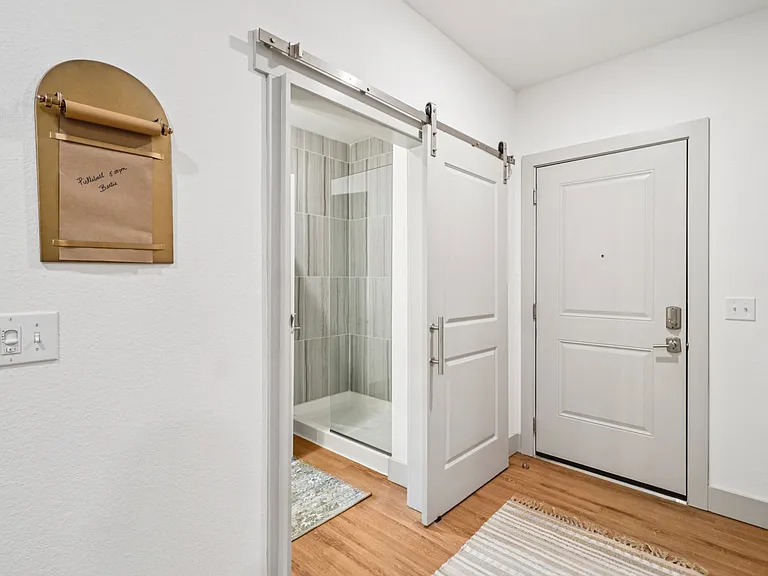 Arden Pines Luxury Apartments — Photo 35