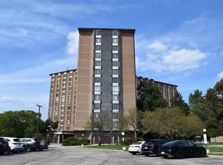 1 Renaissance Pl Unit 801, Palatine, IL 60067