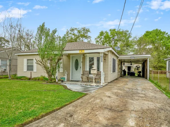 2803 Hinton Dr, Lake Charles, LA 70615