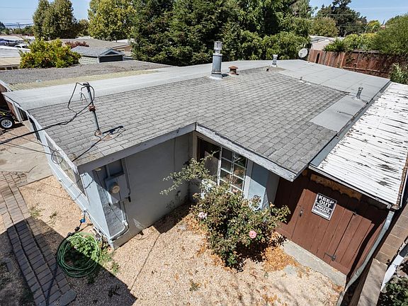 4th image of 264 Los Altos Place