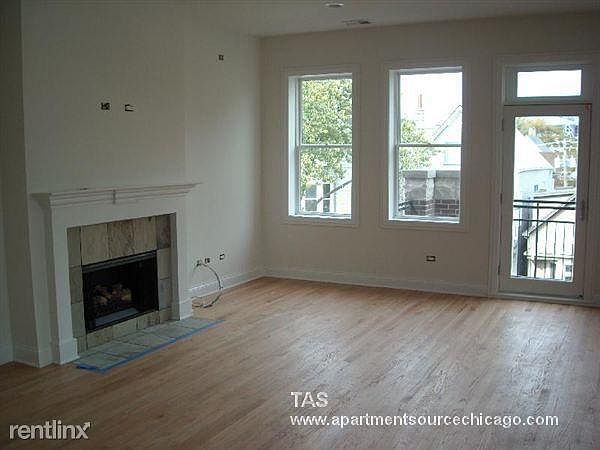2nd image of 1039 W Newport Ave #7qwhmbs9x