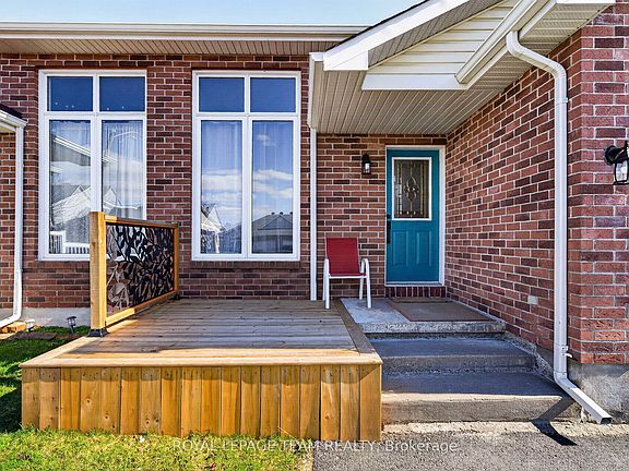 3rd image of 106 Hemlock Cres
