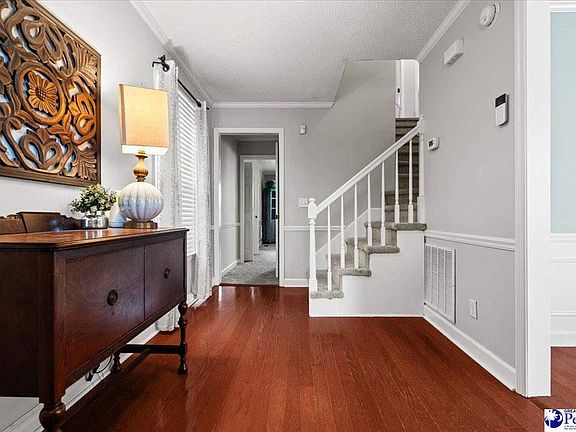 3rd image of 716 Corbett Pl