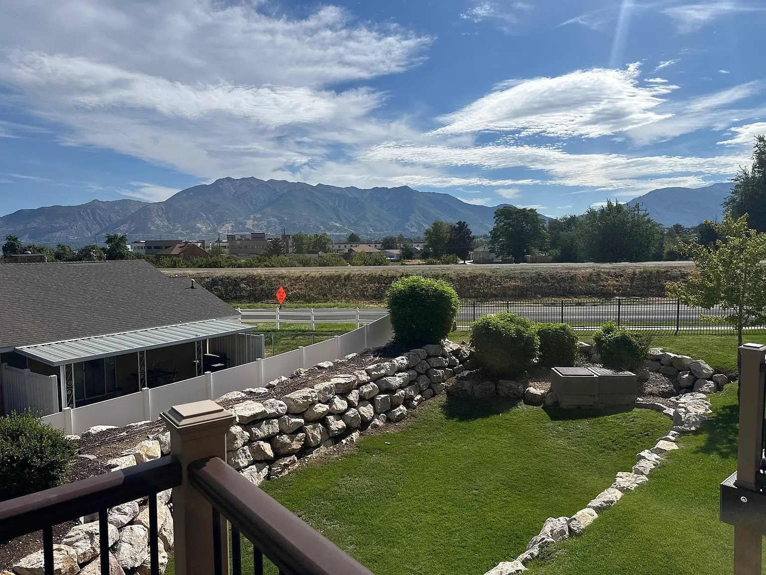 4 bed, 3.5 bath, 1735 sqft, $2,000 — Photo 3