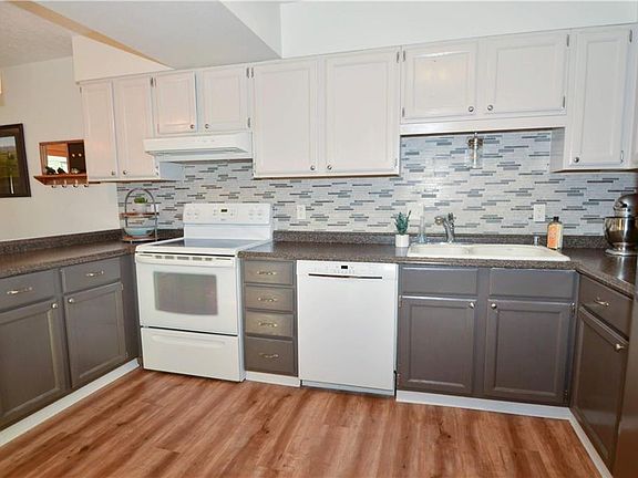 3rd image of 3254 Granger Ave E