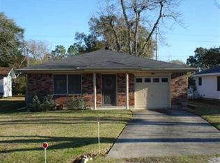 6714 Hansen Blvd, Groves, TX 77619