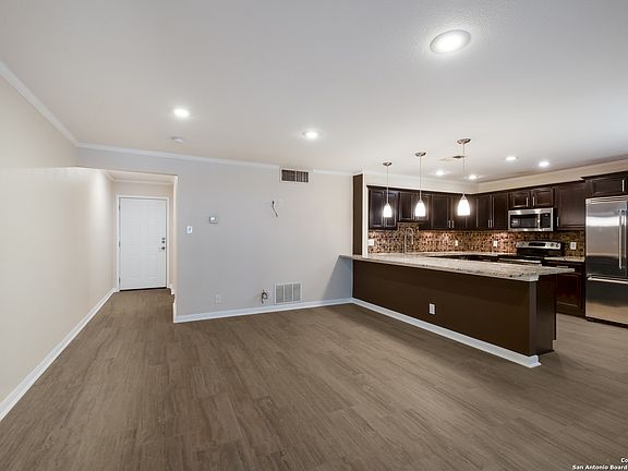 3rd image of 100 Lorenz Rd #1109
