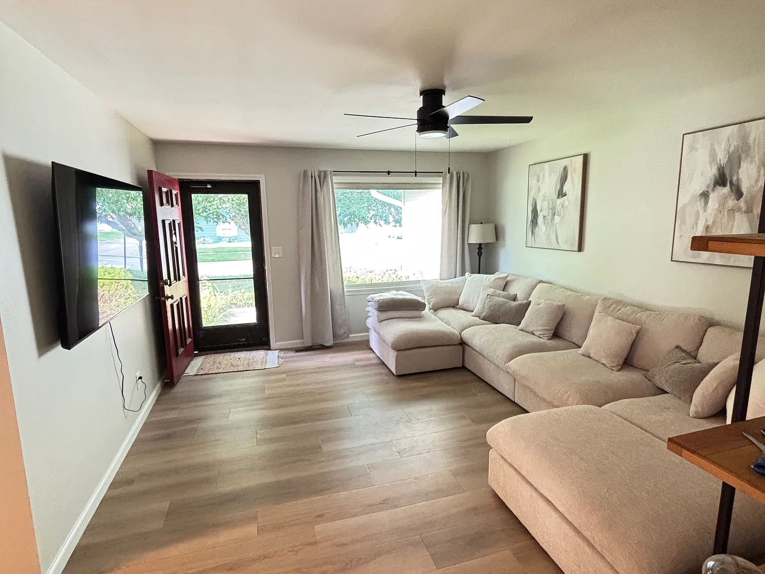 3 bed, 1325 sqft, $2,200 — Photo 4