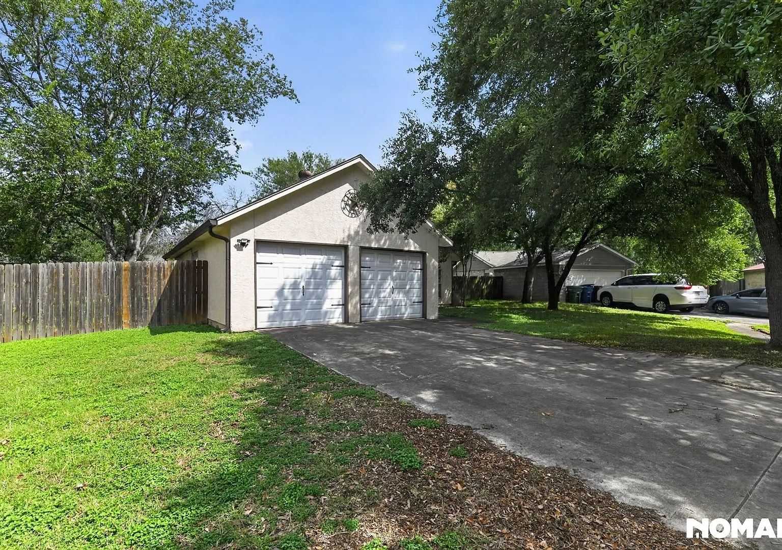 3 Bedroom Single Family in San Antonio — Photo 2
