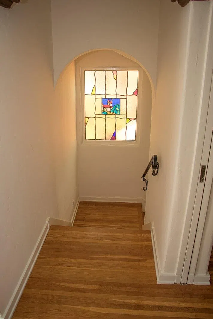 3 bed, 2300 sqft, $4,800 — Photo 4