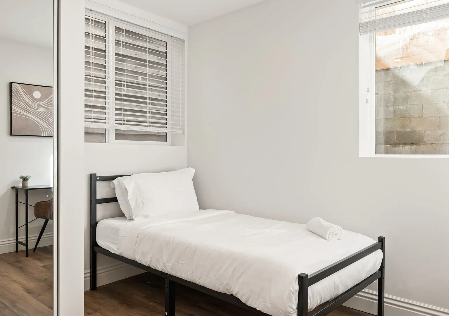 A 4 Bedroom apartment with Ensuite Bathrooms, common areas and a fully functional kitchen at 1711... — Photo 4