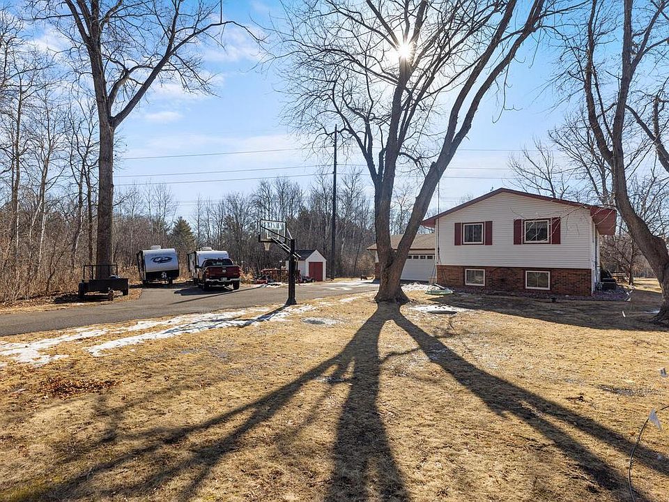 1st image of 1528 Holly Dr E