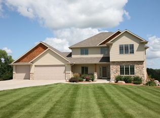 W10686 566th Ave, Prescott, WI 54021