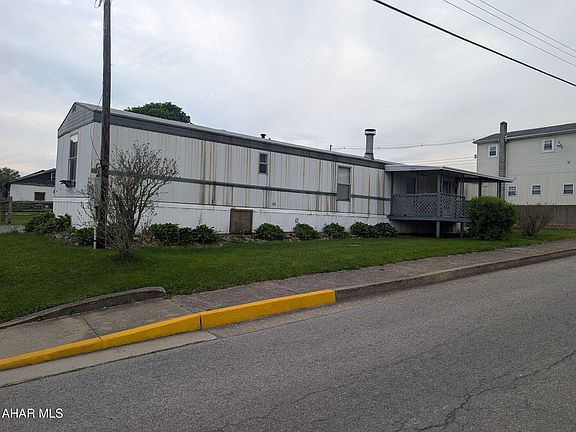 2nd image of 195 Rose St
