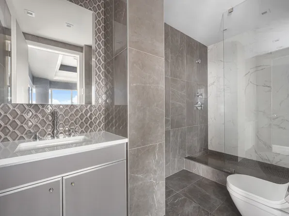 200 East 69th Street image 15 of 29