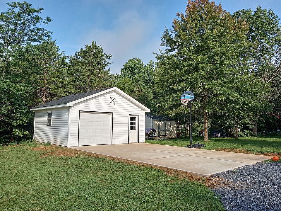 2nd image of 402 Solitude Rd