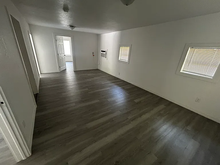 518 S 11th St — Photo 3