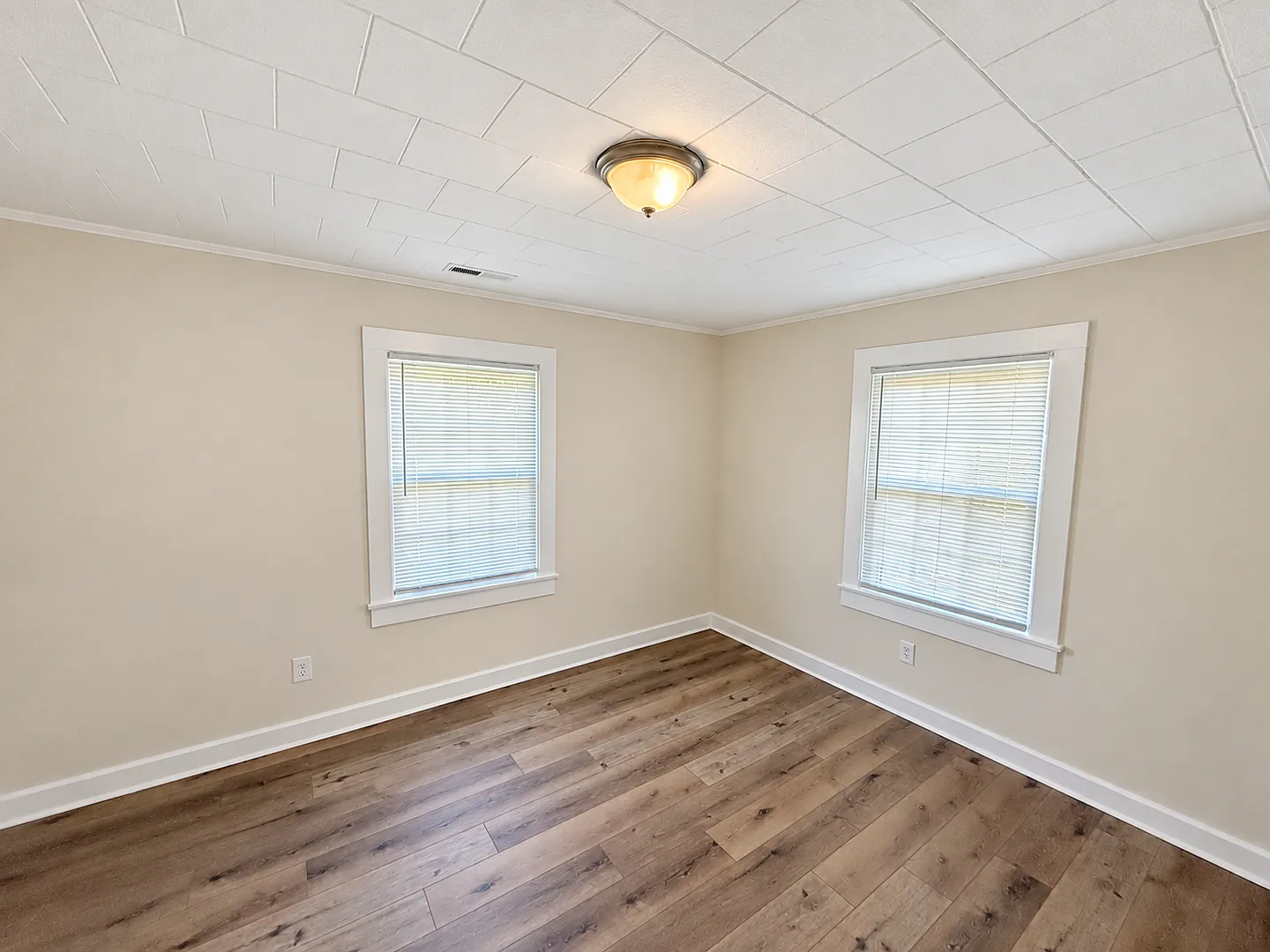 One bedroom, 1 bath duplex in Graham — Photo 4