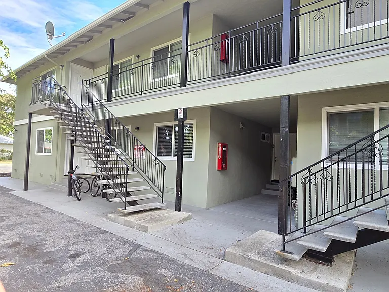 450 California St #8 — Photo 9