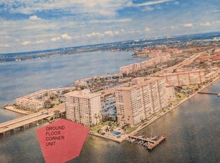 5220 Brittany Dr S APT 101, Saint Petersburg, FL 33715