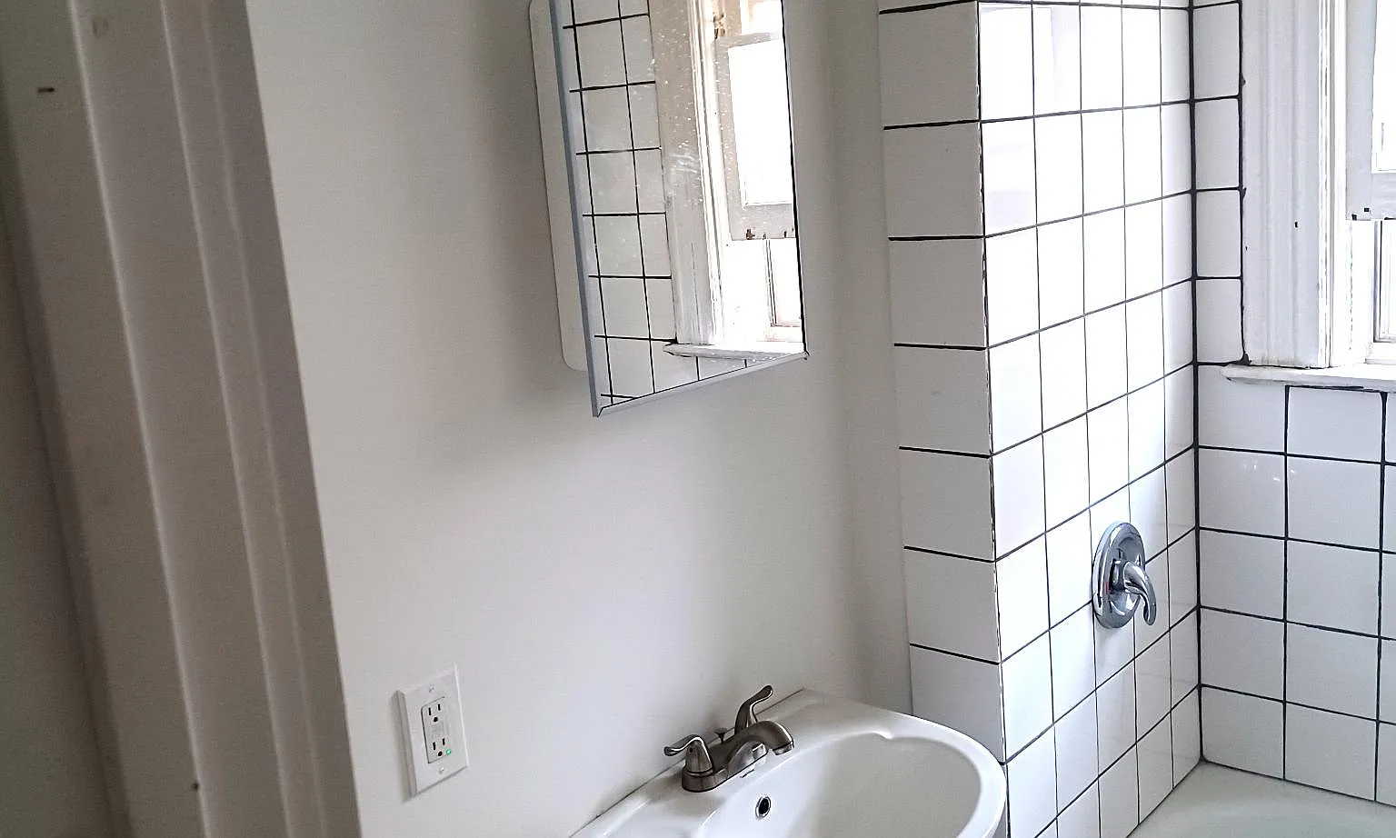 394 Hope St — Photo 1