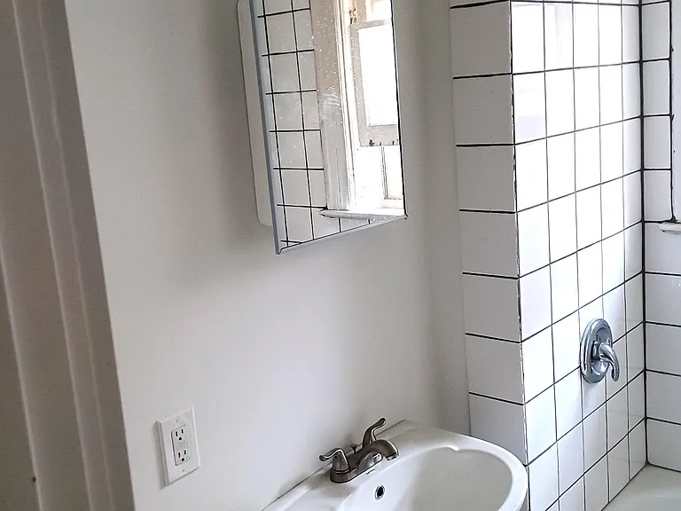 394 Hope St #1 — Photo 1