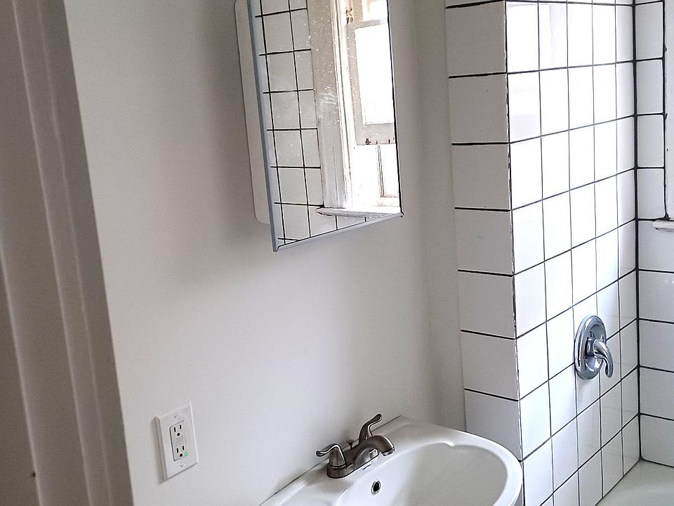 1st image of 394 Hope St #1