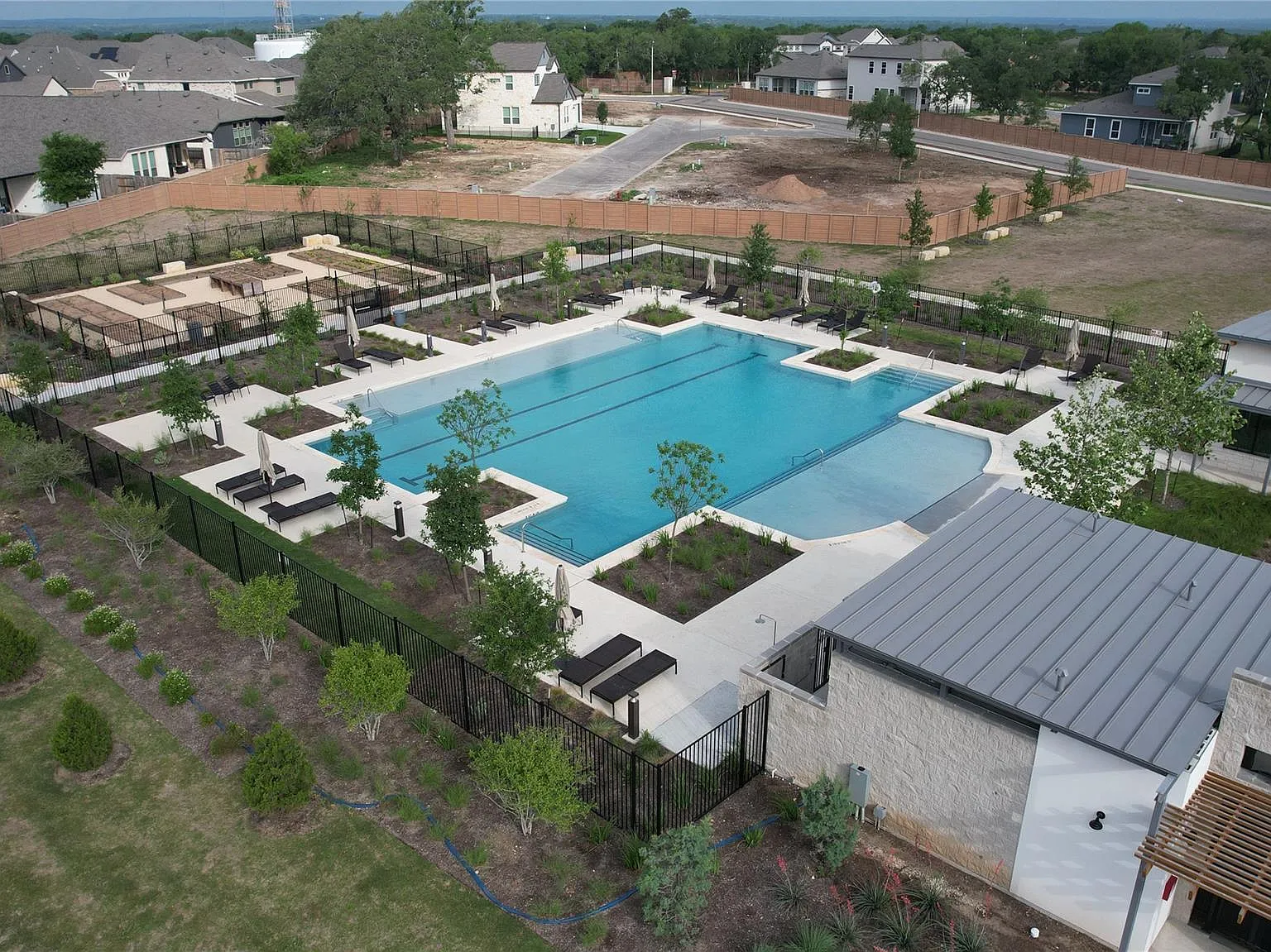 3 bed, 2.0 bath, 1809 sqft, $2,800 — Photo 2