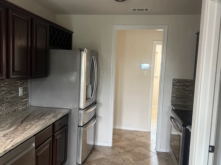 726 Stacie Ln — Photo 11
